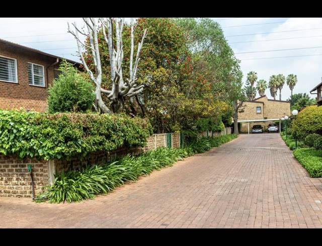 3 BEDROOM TOWNHOUSE FOR SALE IN BEDFORD GARDENS